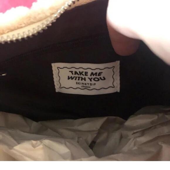 Skinnydip London Emma Fluff Shoulder Bag - Picture 4 of 7